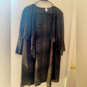 Silk Cardigan with a crocodile print!